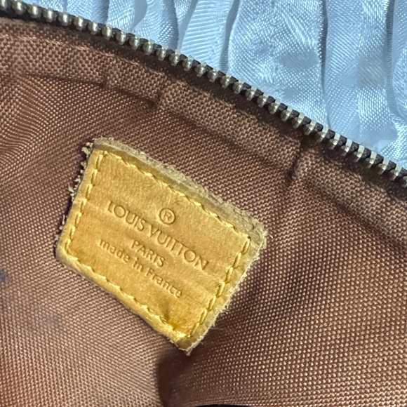 Louis Vuitton Brown Crossbody Bag - Picture 17 of 17